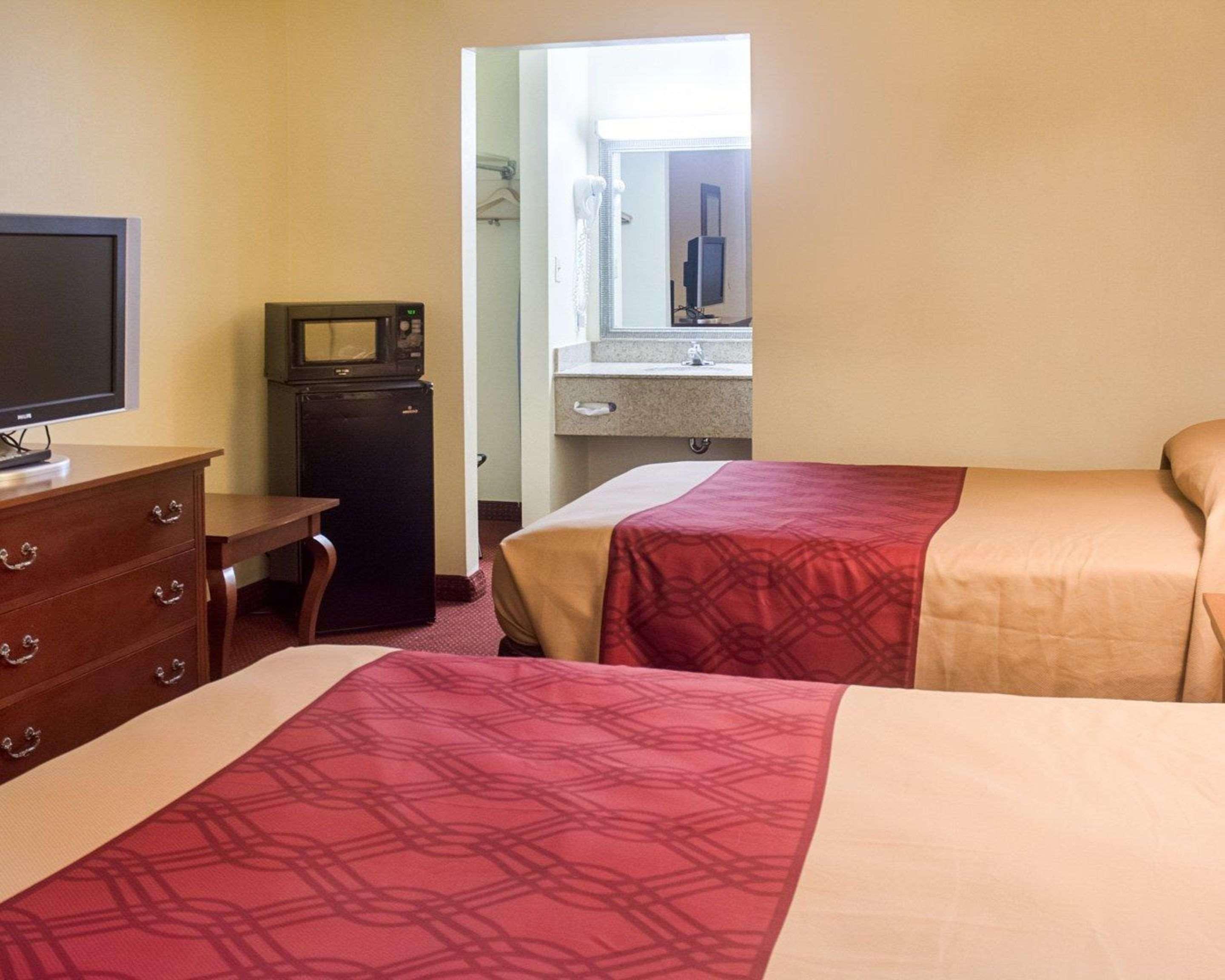 Econo Lodge Chesapeake Route 13 And I-464 Екстериор снимка