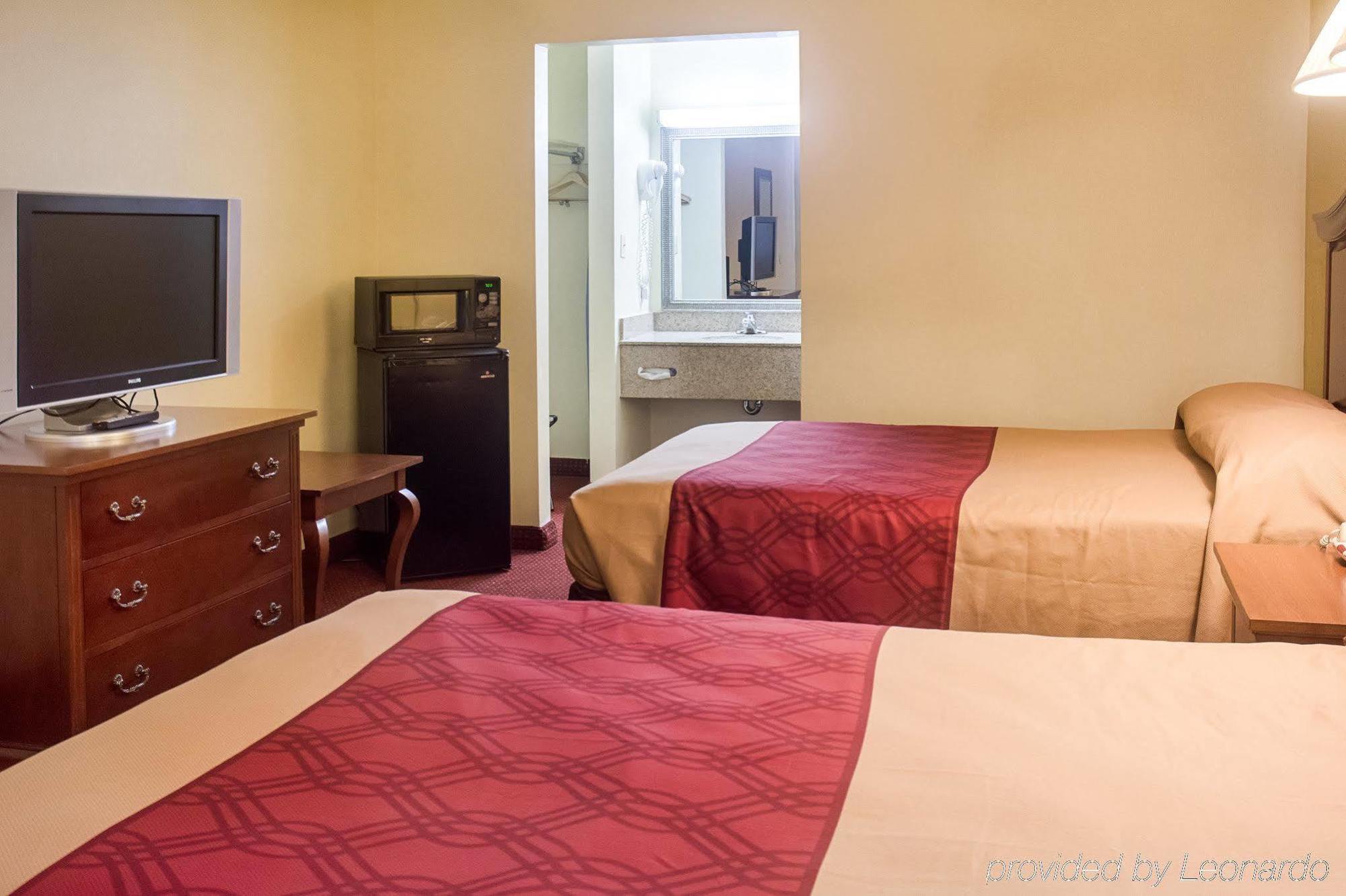 Econo Lodge Chesapeake Route 13 And I-464 Екстериор снимка