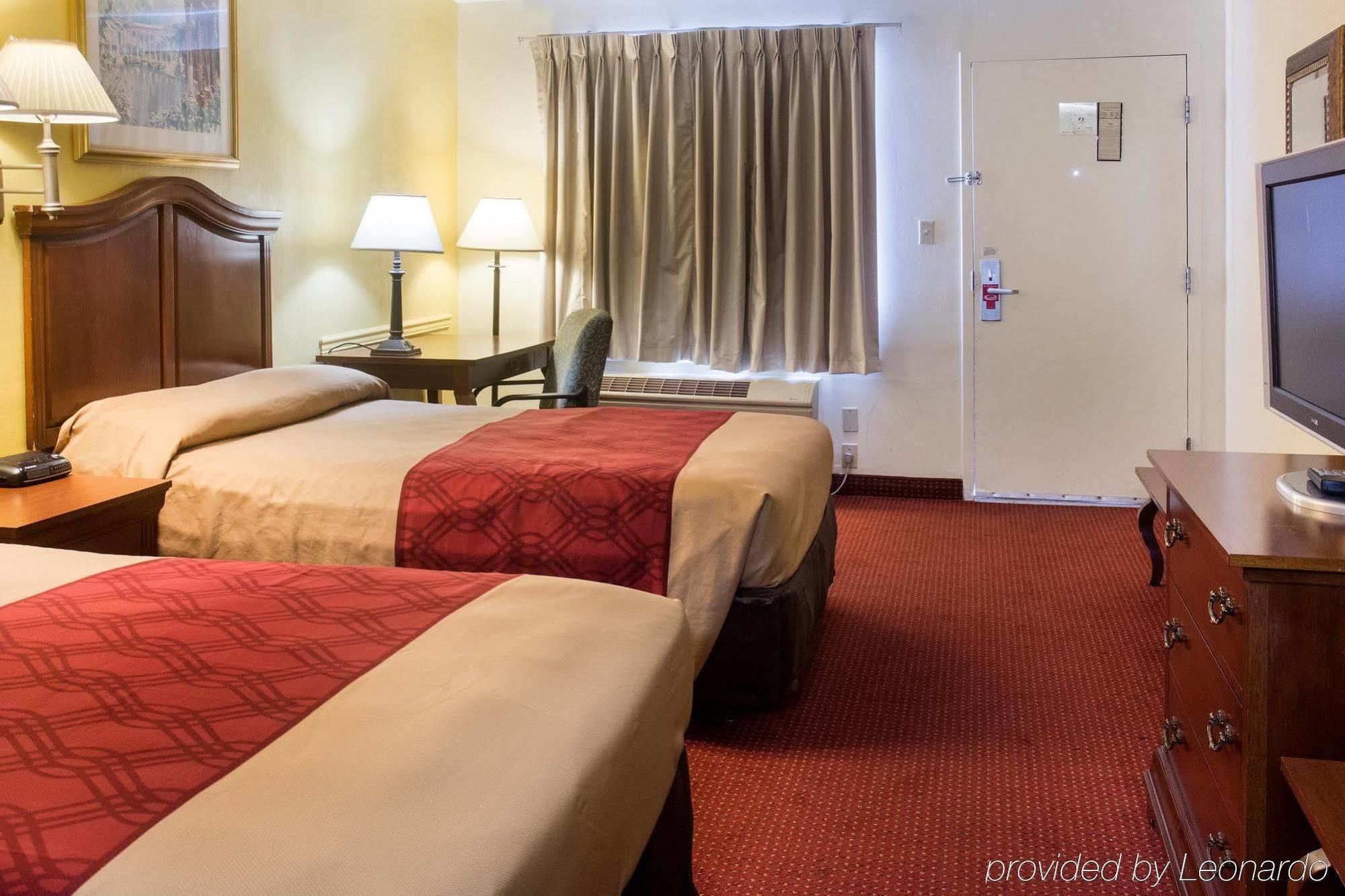 Econo Lodge Chesapeake Route 13 And I-464 Екстериор снимка