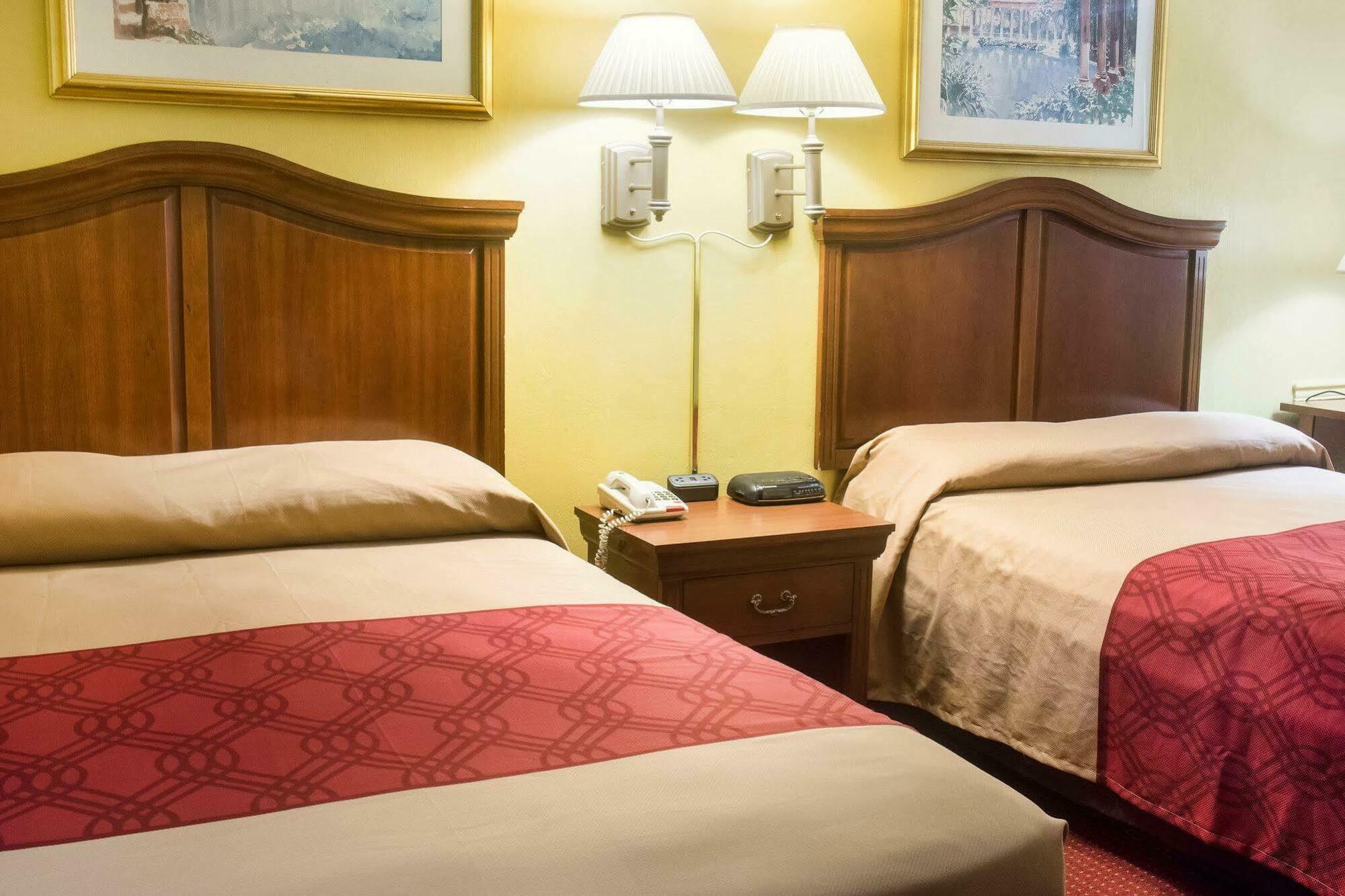 Econo Lodge Chesapeake Route 13 And I-464 Екстериор снимка